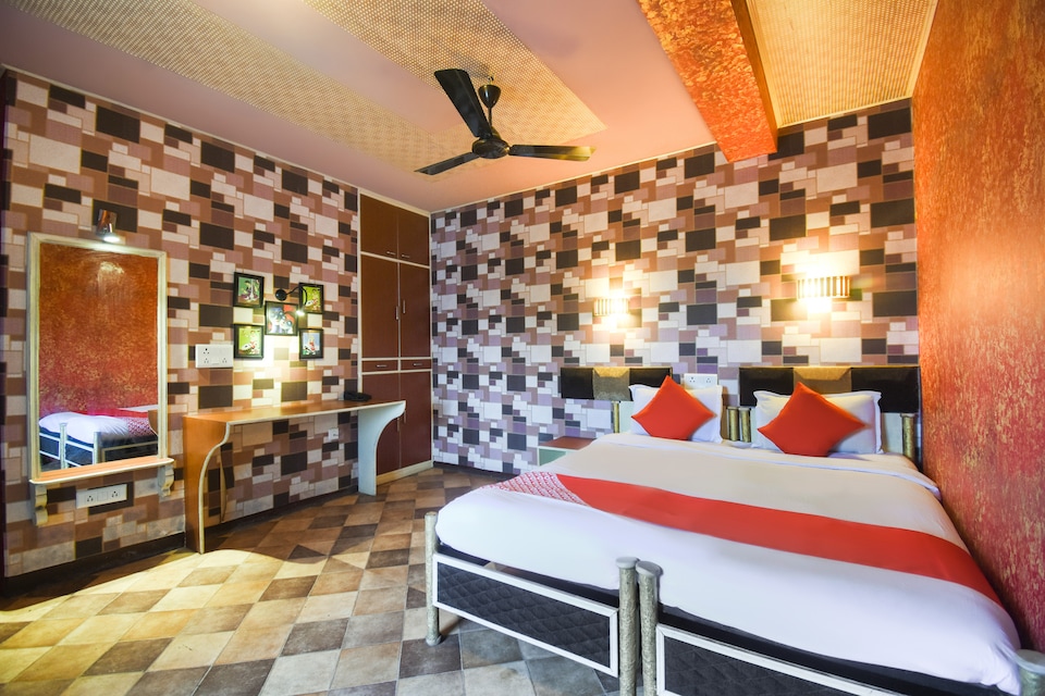 OYO 60715 Iris Resort, Falta, Falta