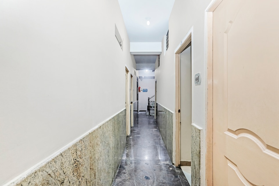 OYO 60723 Blue Diamond Lodge, Mysore City Center-II, Mysore