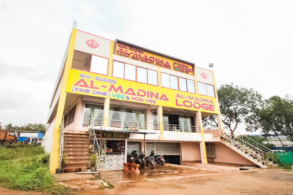 OYO 60724 Al-Madina Fine Dine & Lodge, Hubli-II, Hubli-Dharwad