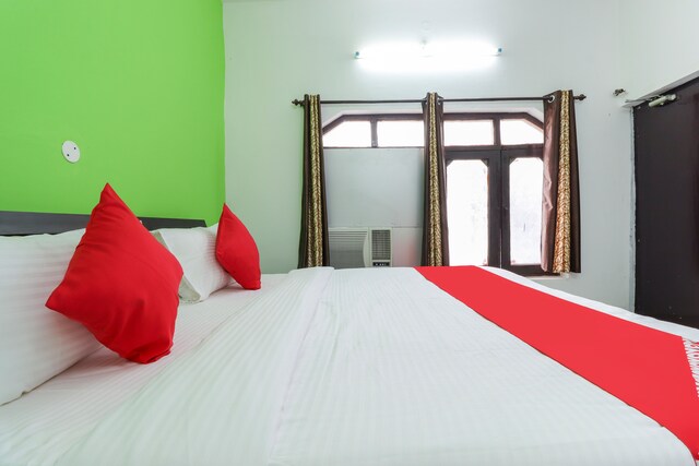 Oyo 60739 Vedanta Rass Residency Oyo Rooms Lucknow Book 1216 - Oyo