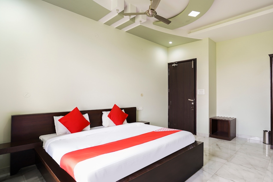 OYO 60761 Goel Castle, Meerut, Meerut
