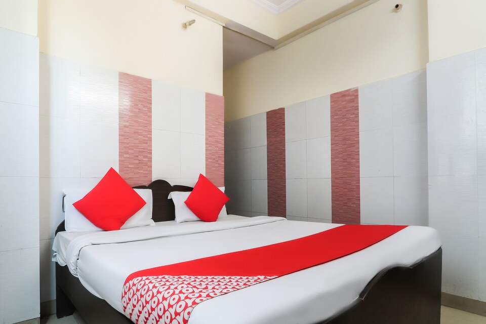 Flagship 60768 Hotel Star Palace, Charbagh Lucknow, Lucknow