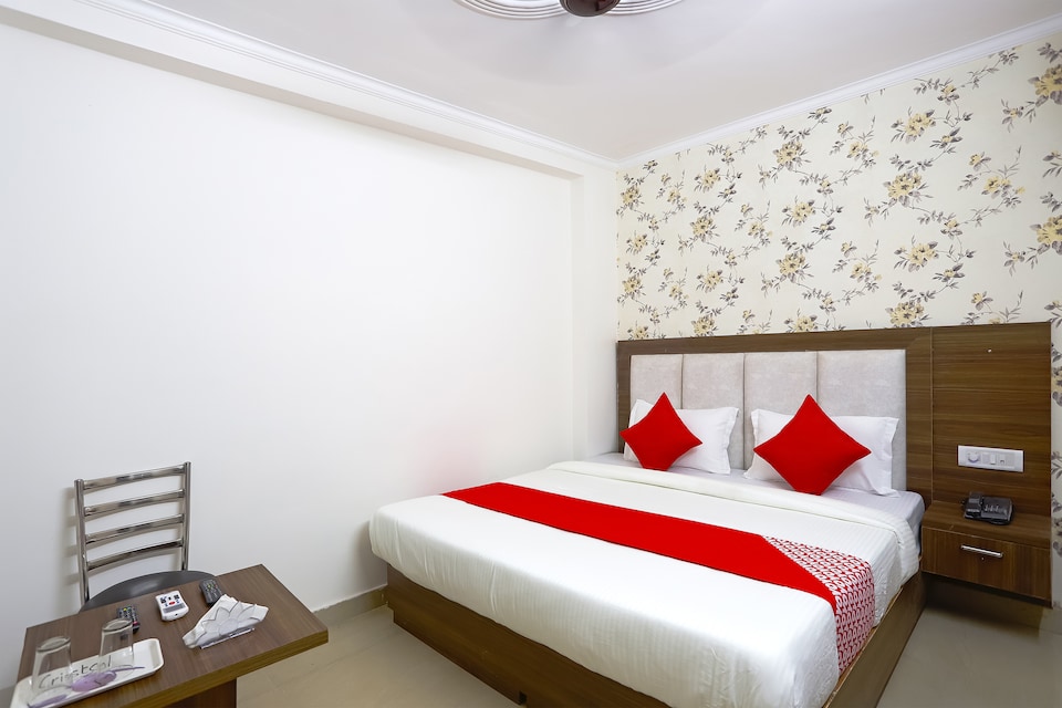 OYO 60786 Hotel Bluestar, Airport Delhi, Delhi Transit
