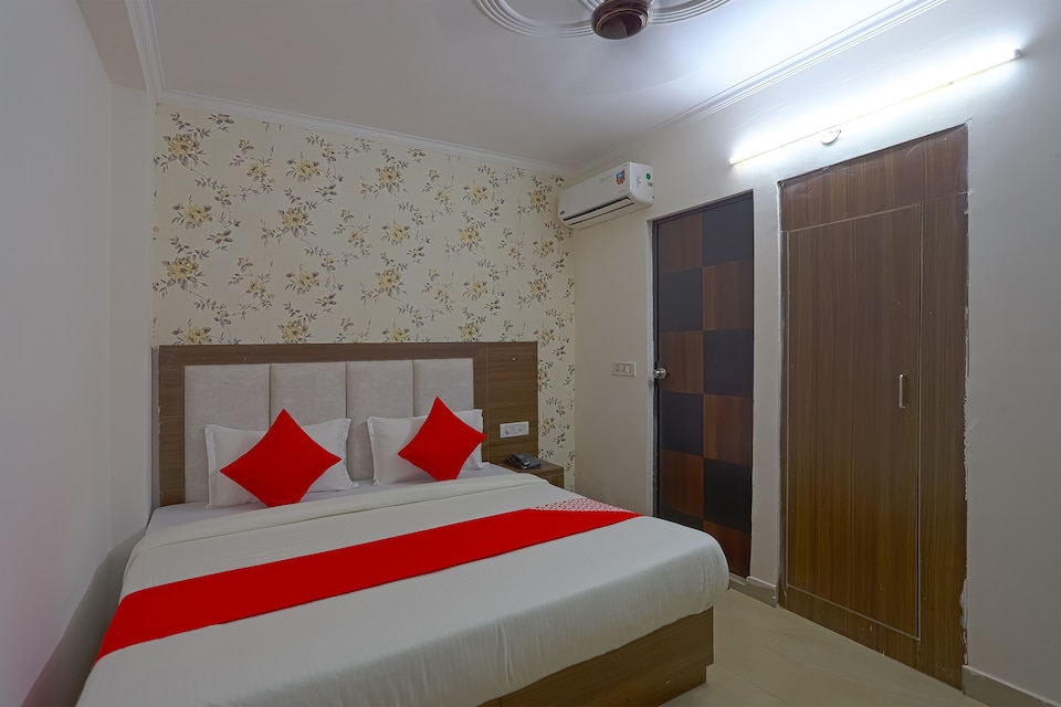 OYO 60786 Hotel Bluestar, Airport Delhi, Delhi Transit