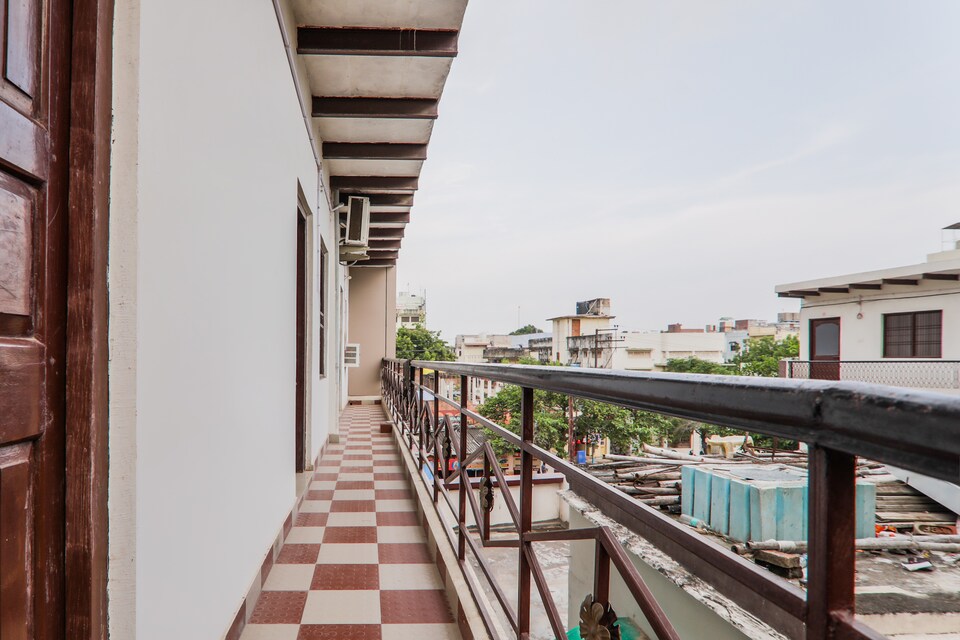 SPOT ON 60788 Hotel Venkatesh, Cantt, Varanasi