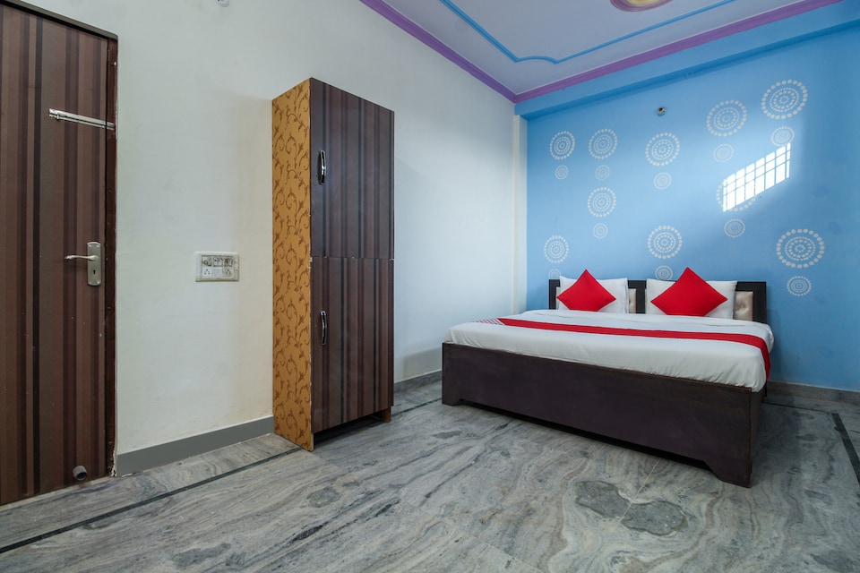 Collection O 60794 A One Residency And Restaurant, NH2 Highway Mathura, Mathura