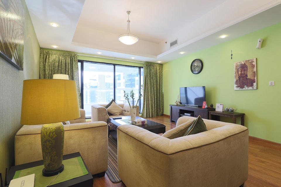 OYO Home 300 2BHK Al Waleed Paradise JLT, Jumeirah Lake Towers Dubai, Dubai