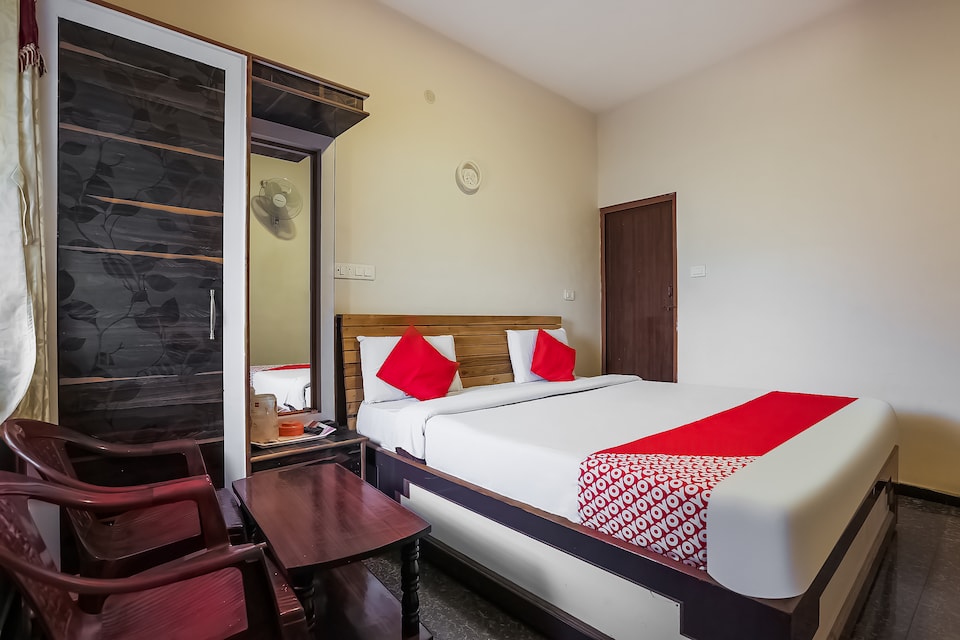 OYO 60803 Nightshade Inn Residency, Ooty Town, Ooty
