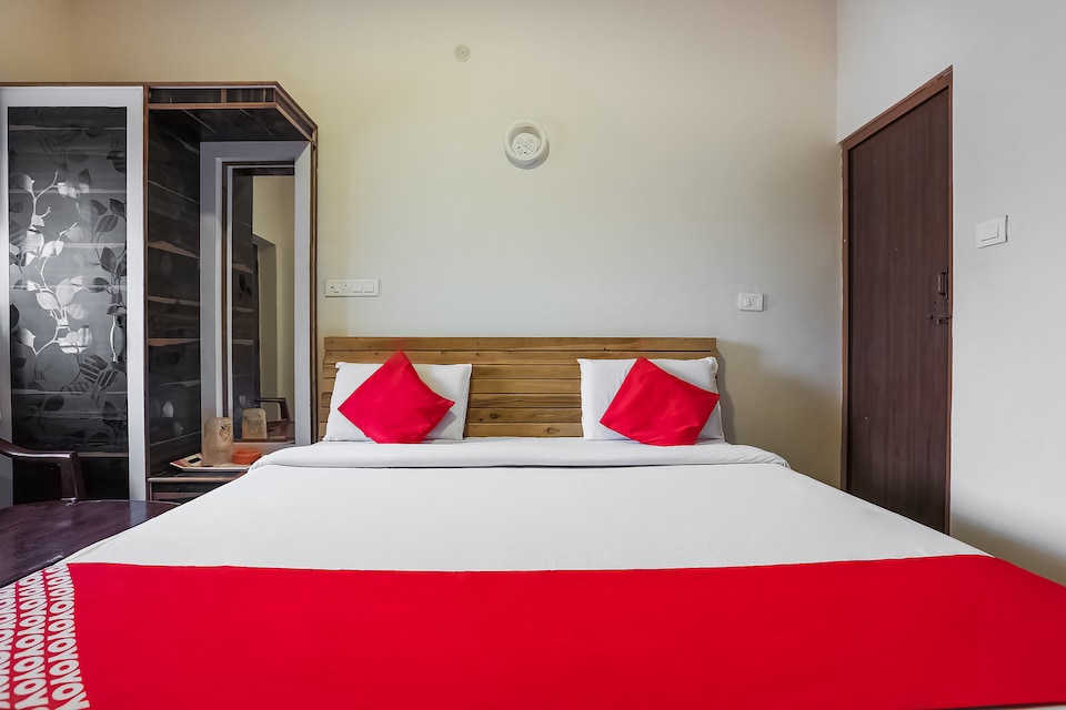 OYO 60803 Nightshade Inn Residency, Ooty Town, Ooty