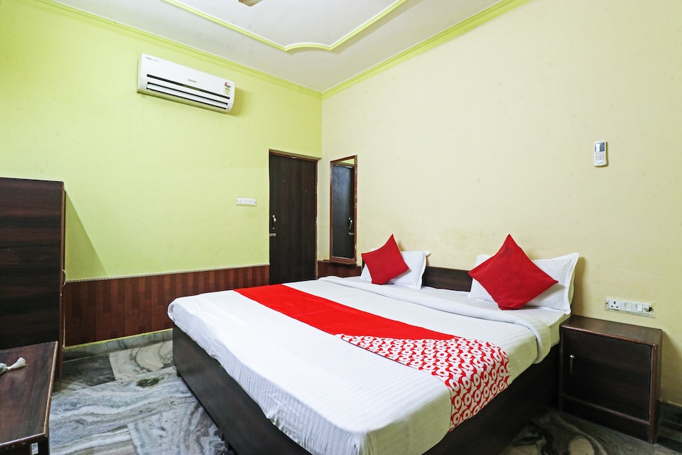 OYO 60827 Ruby Home Stay, Fatehabad Road, Agra