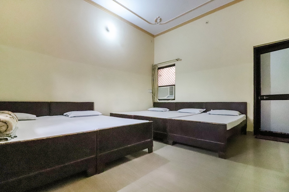 OYO 60838 Shri Giriraj Dham, Govardhan, Govardhan