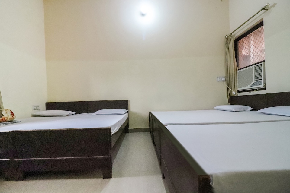 OYO 60838 Shri Giriraj Dham, Govardhan, Govardhan