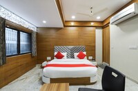 OYO 60848 Hotel New Shree Nath