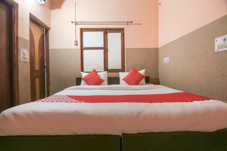 OYO 60853 HOTEL GREEN PALACE, Meerut, Meerut