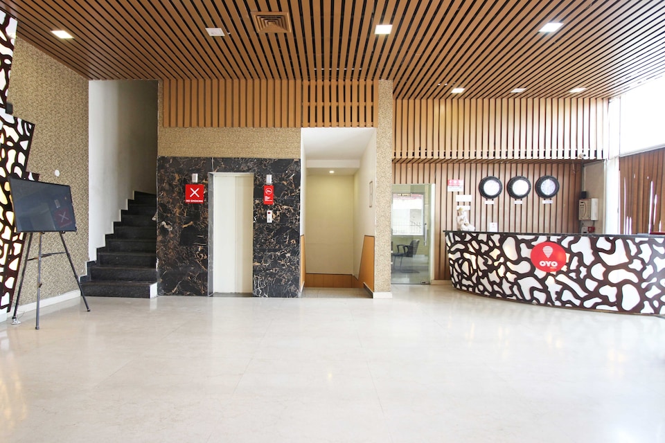 OYO 4964 Golden Oyster Suites, Dehradun ISBT, Dehradun