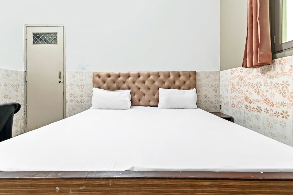 SPOT ON 60867 Hotel RK, Amroha, Amroha