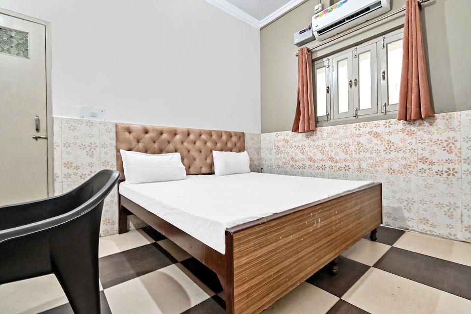 SPOT ON 60867 Hotel RK, Amroha, Amroha