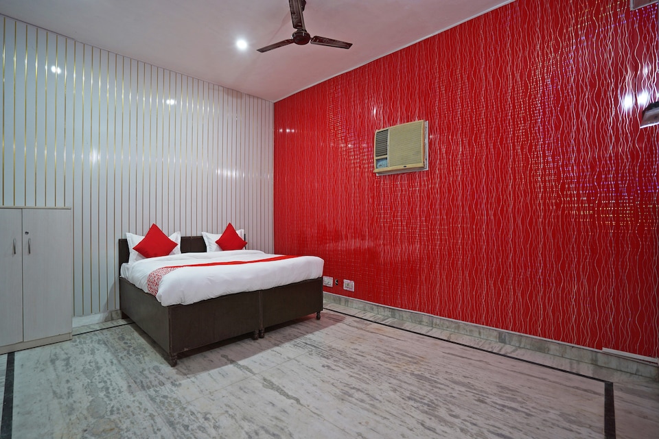OYO 60889 Hotel Krishna, Faridabad, Faridabad