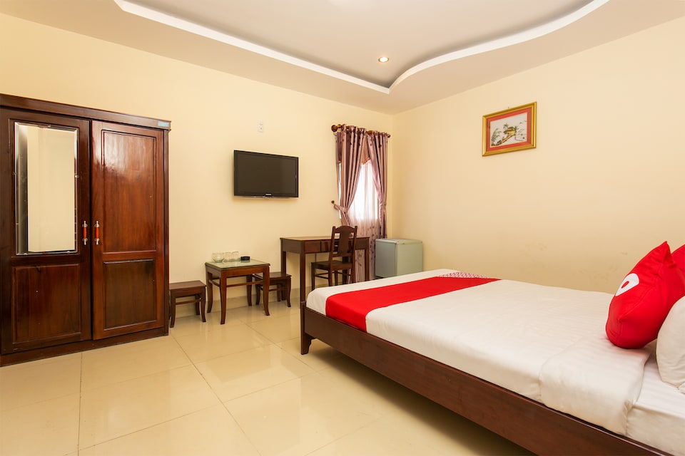 OYO 375 Hoa Binh Hotel, Thanh Khe District, Da-Nang