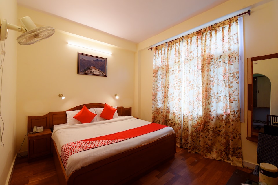 OYO 4966 Raikot Resort, Shoghi, Shimla
