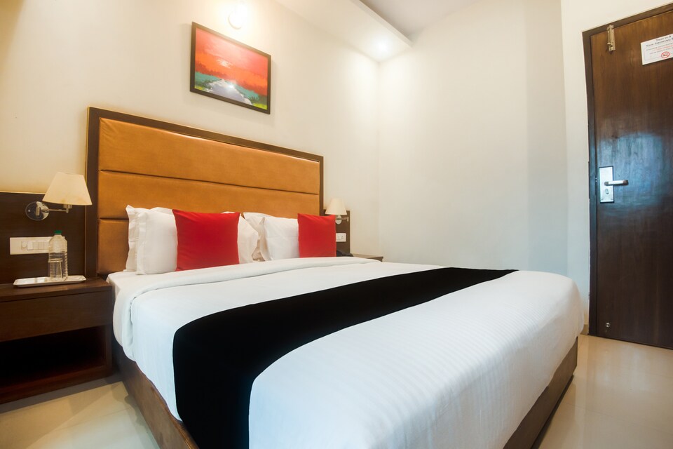 Capital O 60919 Hotel Admiral, Mumbai International Airport, Mumbai