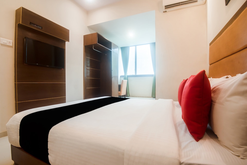 Capital O 60919 Hotel Admiral, Mumbai International Airport, Mumbai