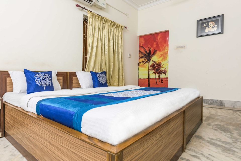 OYO 4970 Nayapalli, Jaidev Vihar, Bhubaneswar