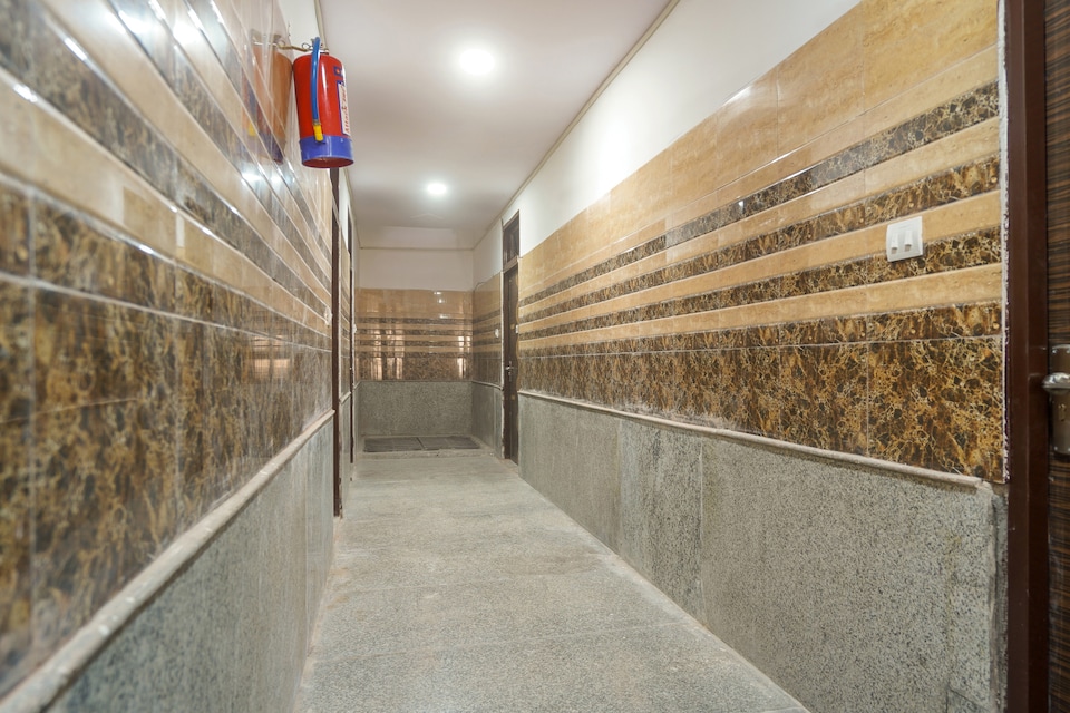 Hotel O Crystal Cottage, Noida Expressway SEZ, Noida