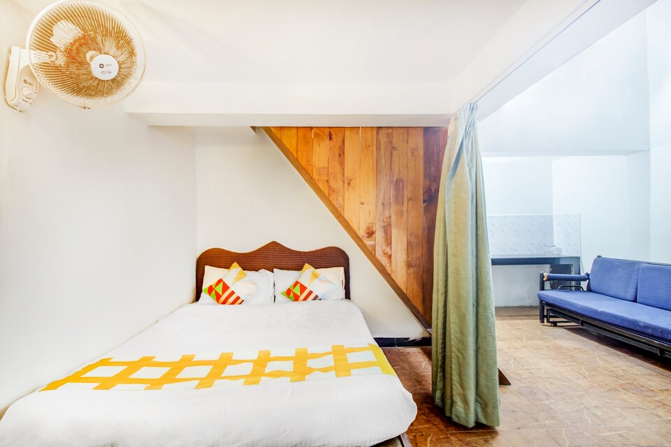 OYO 60972 Classic Studios Curlies, Anjuna Vagator Goa, Goa