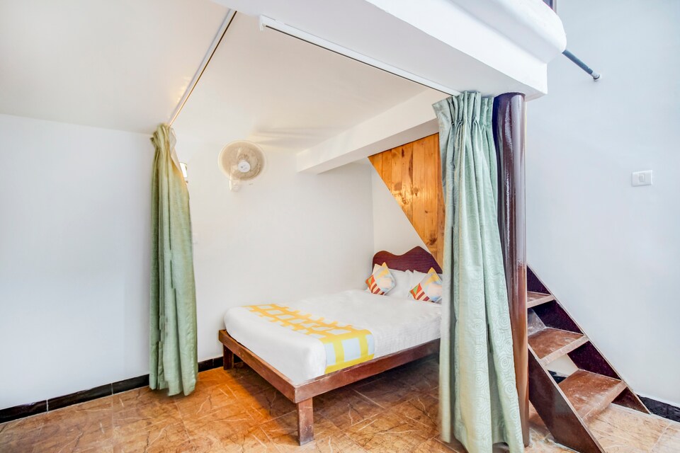 OYO 60972 Classic Studios Curlies, Anjuna Vagator Goa, Goa