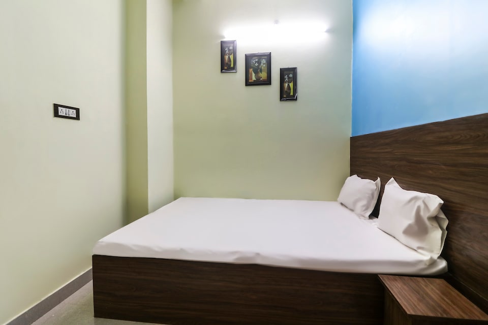 SPOT ON Devnayak Hotel, Jamalpur, Munger