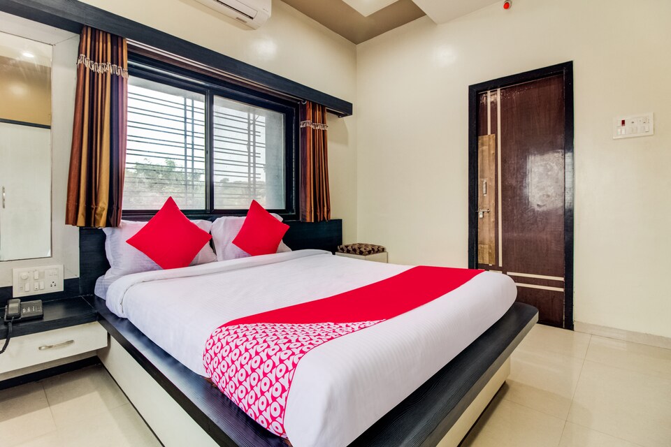 OYO 60980 Hotel Adarsh Lodge, Nandurbar, Nandurbar
