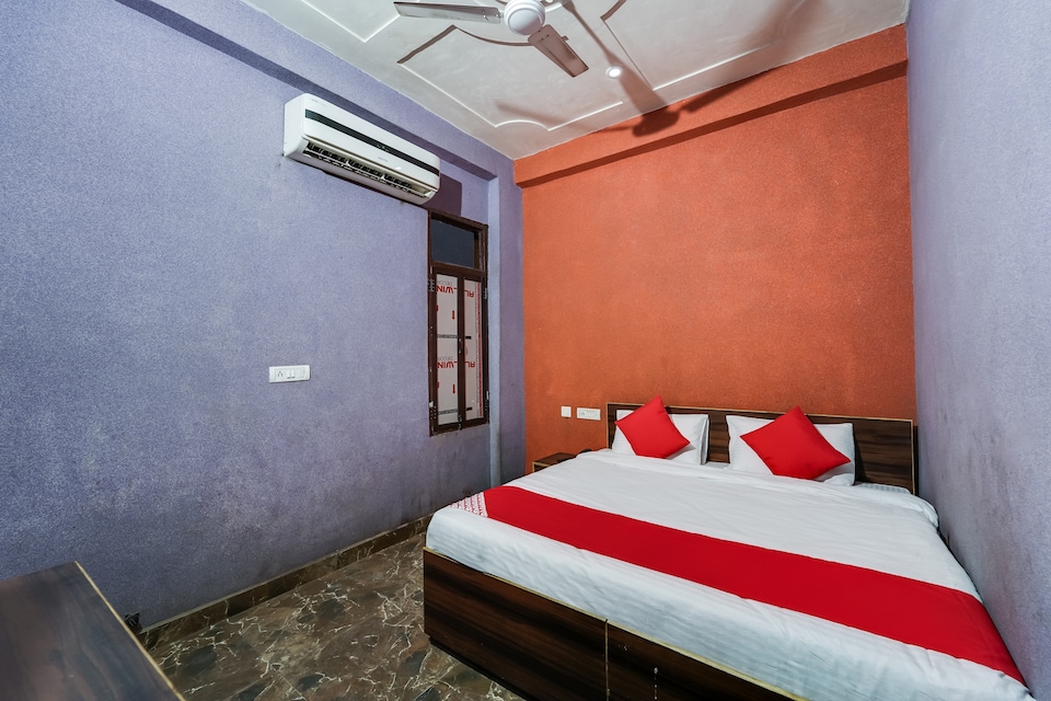 OYO Om Hotel, Behror, Behror