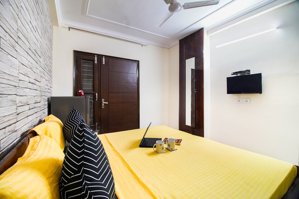 OYO LIFE GRG1723 Sushant Lok Ph2, Sohna Road, Gurgaon