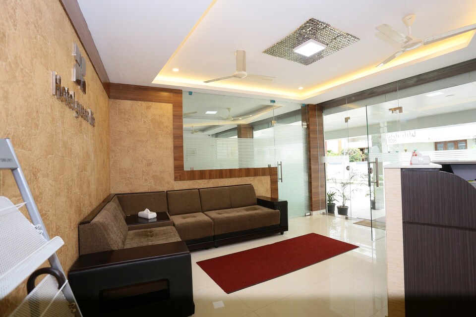 Capital O 61059 Green Life, MG Road Kochi, Kochi