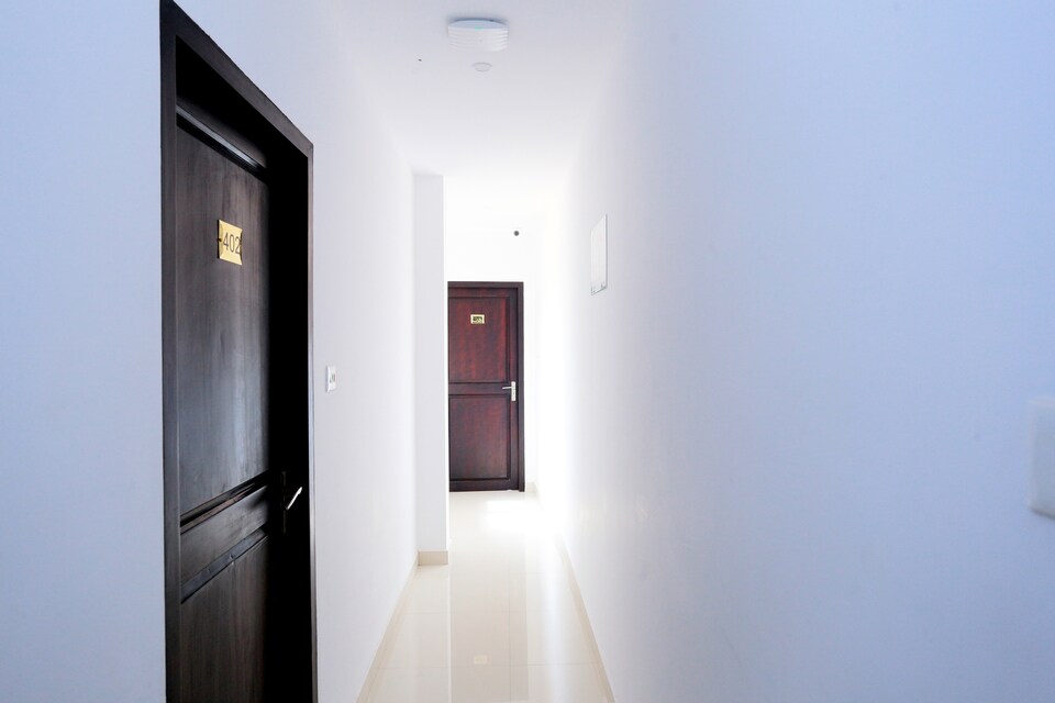 Capital O 61059 Green Life, MG Road Kochi, Kochi