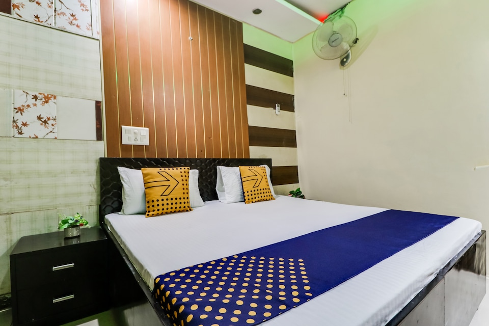 SPOT ON 61068 Hotel KR, Zirakpur, Zirakpur