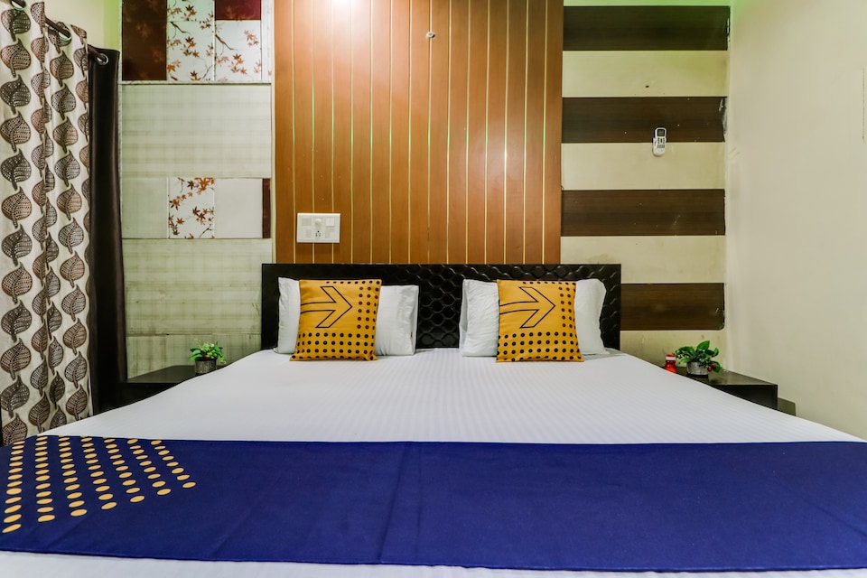 SPOT ON 61068 Hotel KR, Zirakpur, Zirakpur