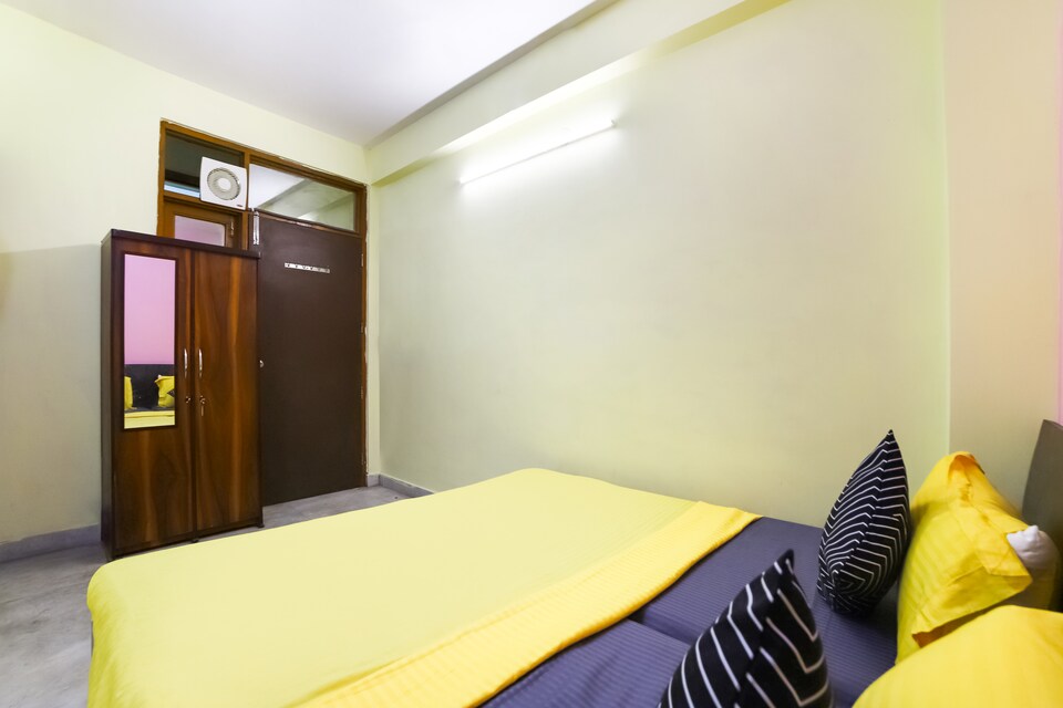 OYO LIFE DEL2046 Nr Laxmi Nagar Metro, South Delhi East, Delhi