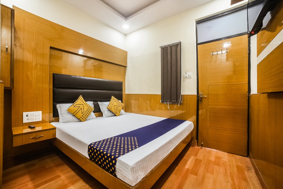 SPOT 61091 Hotel Silver Palace Dx  SPOT Delhi  Book    835 OYO
