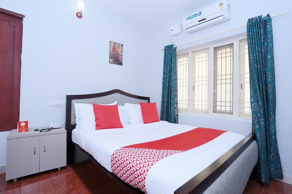OYO 61111 Royale Suites, Thampanoor Trivandrum, Trivandrum