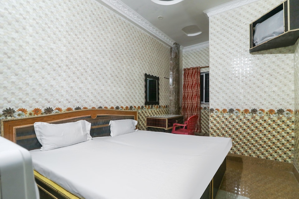 SPOT ON 61112 Ranjit Rest House, Giridih, Giridih