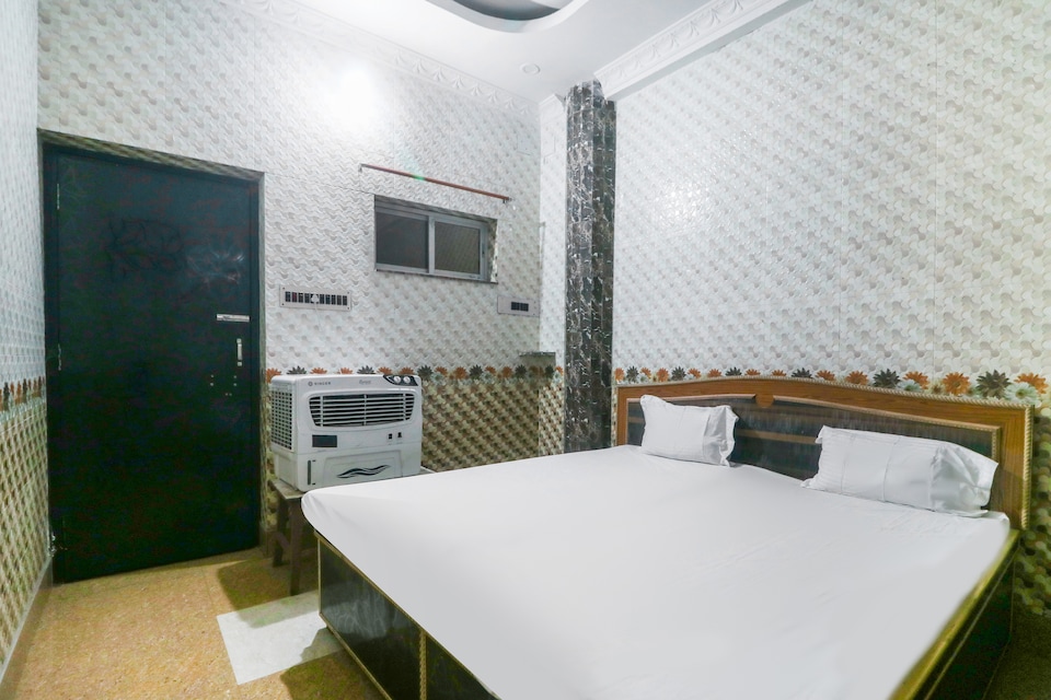 SPOT ON 61112 Ranjit Rest House, Giridih, Giridih