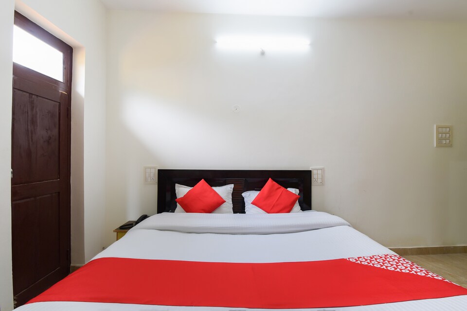 OYO 61121 The Spot Valley, Mandi, Mandi