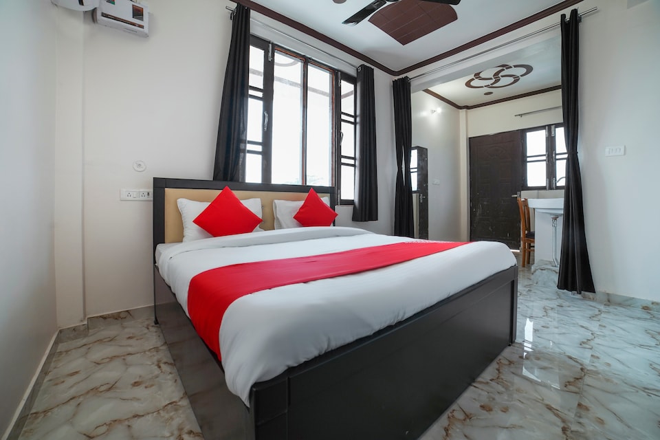 OYO 61126 Hotel Subhashish, Tikonia Haldwani, Haldwani