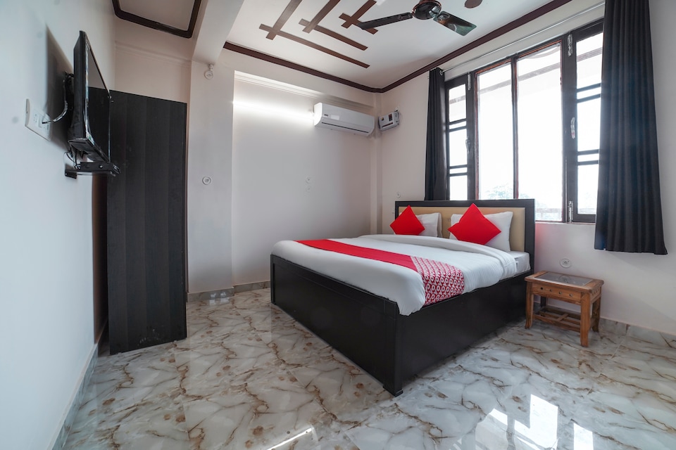 OYO 61126 Hotel Subhashish, Tikonia Haldwani, Haldwani