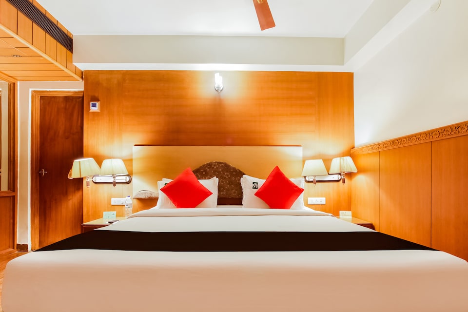 Capital O 61144 Hotel Raj, Thoothukudi City center, Tuticorin