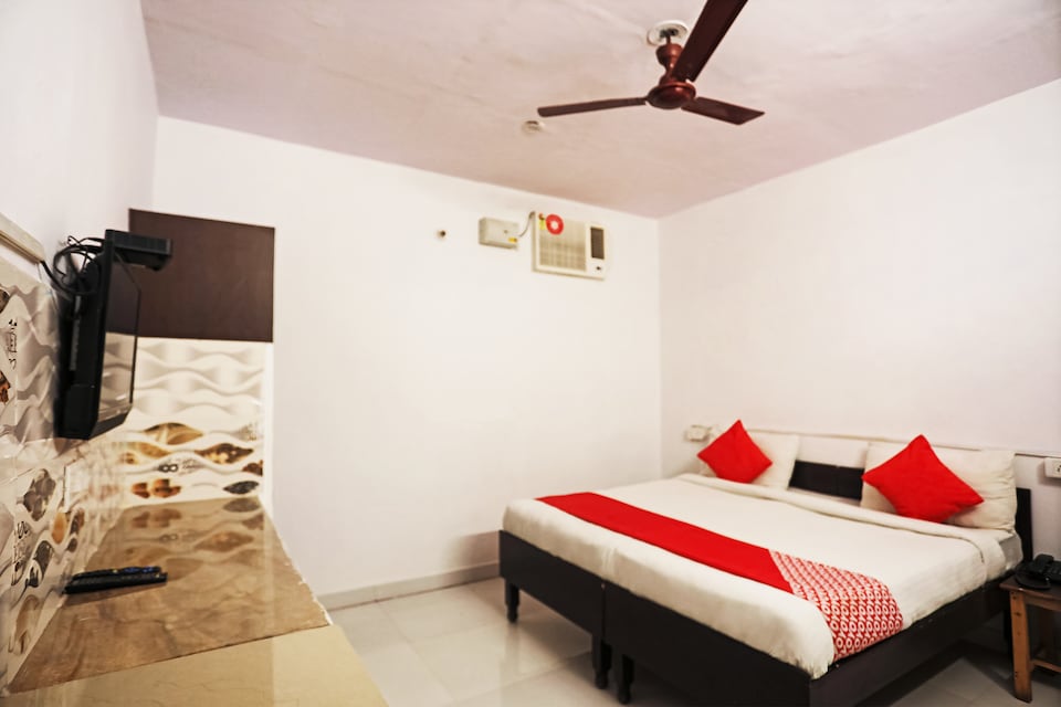 OYO 61152 Cgr Residency 2, Huda 2 Gurgaon, Gurgaon