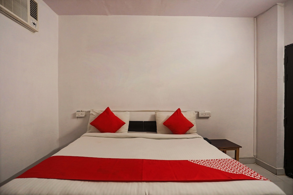 OYO 61152 Cgr Residency 2, Huda 2 Gurgaon, Gurgaon