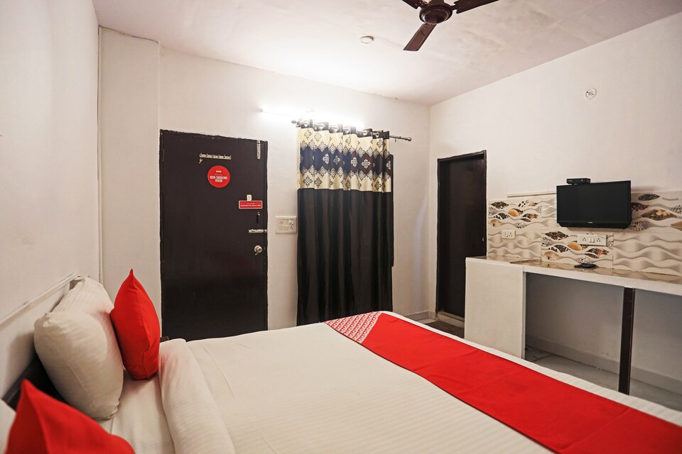 OYO 61152 Cgr Residency 2, Huda 2 Gurgaon, Gurgaon